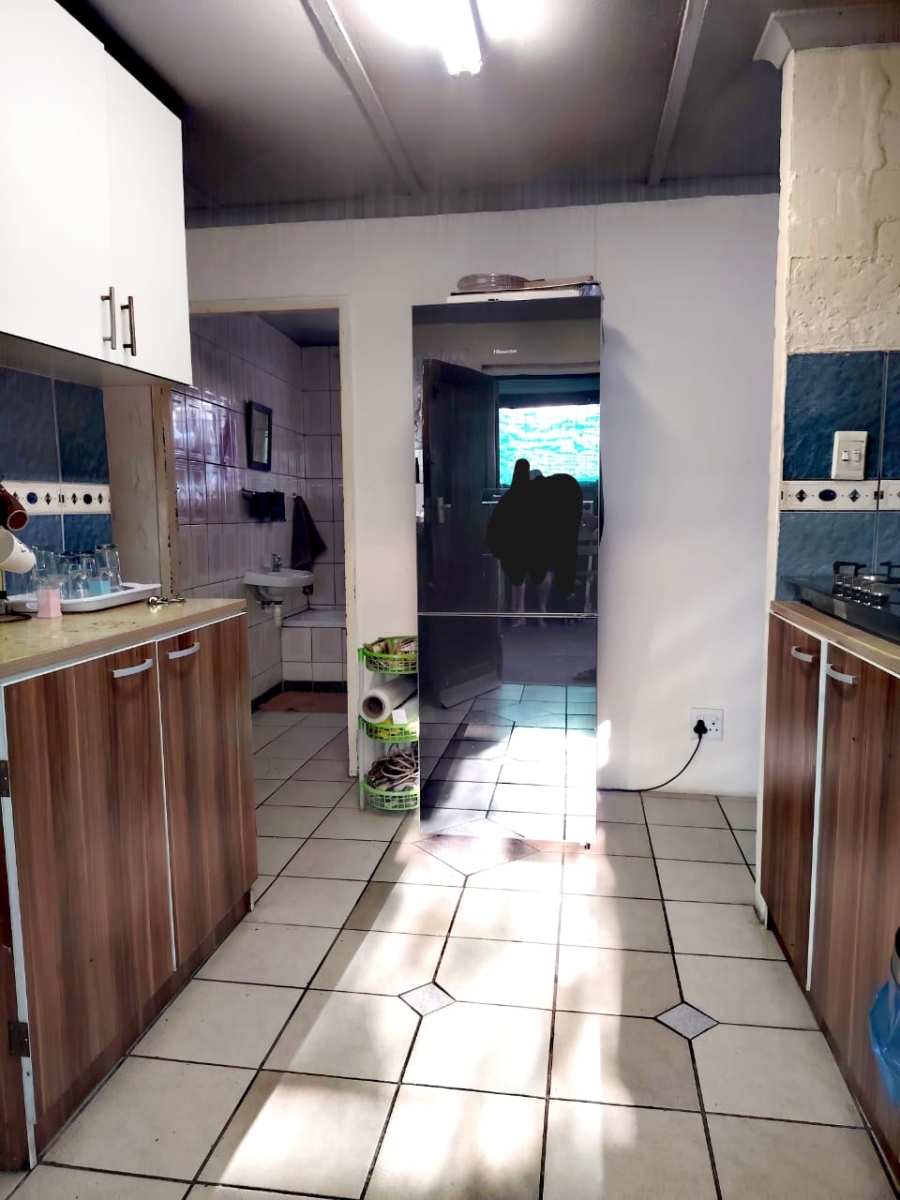 2 Bedroom Property for Sale in Roosendal Western Cape